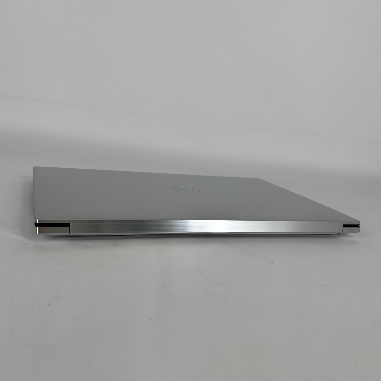 Dell XPS 15 9530 FHD+ 2.4 GHz i7-13700H 16GB 512GB RTX 4050 Bilingual Keyboard
