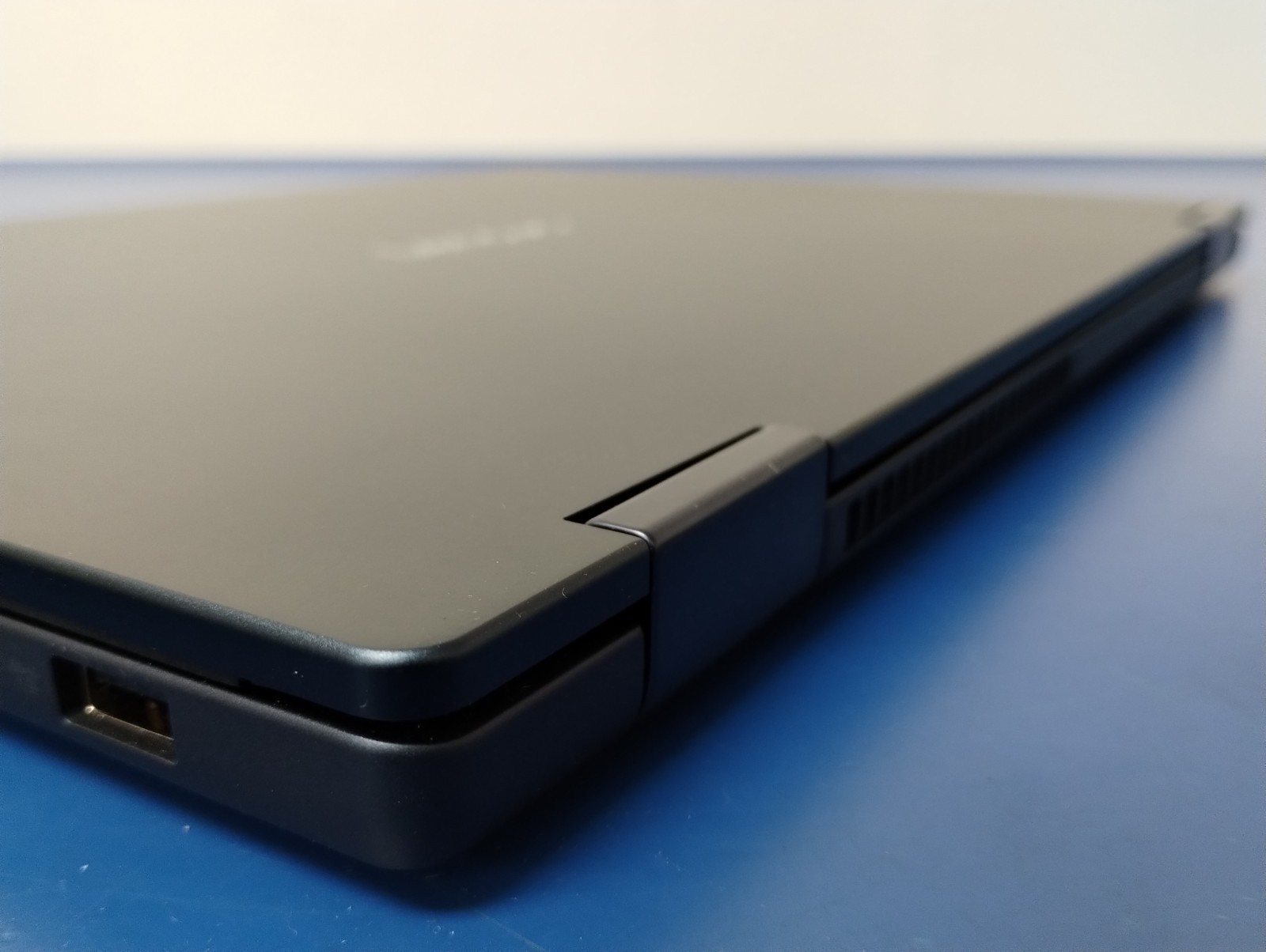Lenovo IdeaPad 5 2-in-1 16AKP10, Intel Core Ultra 7 255U, 32 GB RAM, 1 TB NVMe