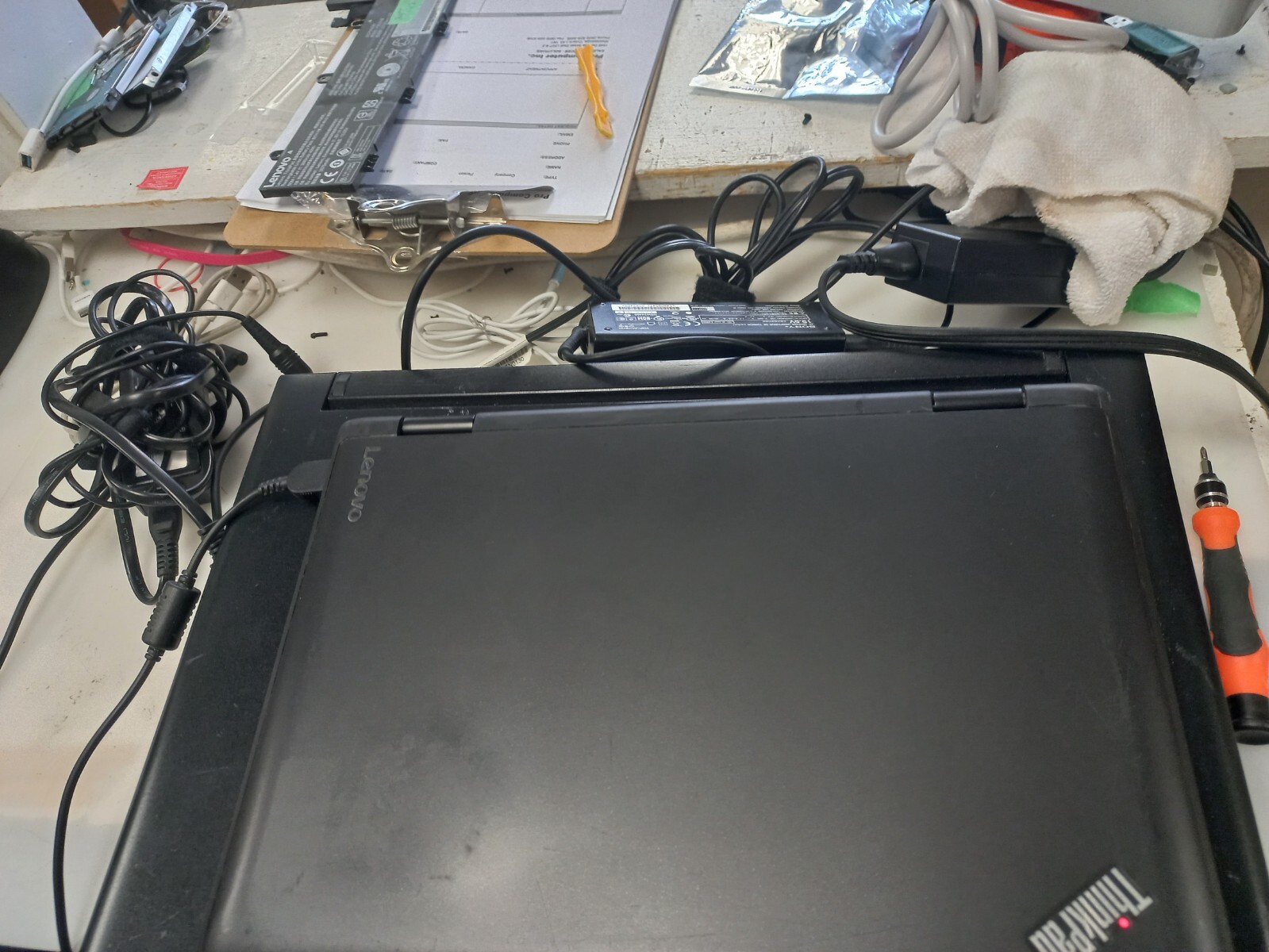 LenovoThinkpad 11e Touchscreen Intel Celeron N3160,8GB RAM, 128GB m.2 win10 pro