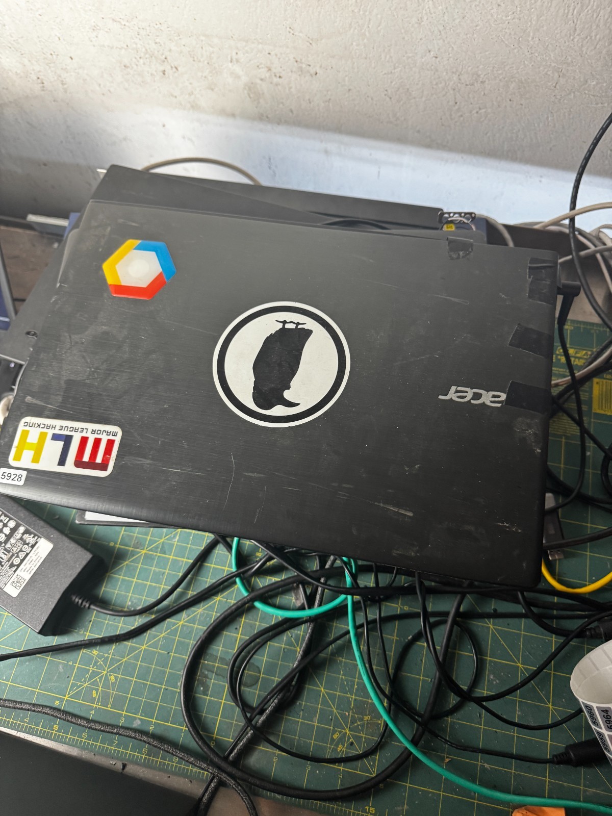 Acer Aspire ES-575 Core I5 NVIDIA GeForce 940MX Laptop For Parts/Repair #5928