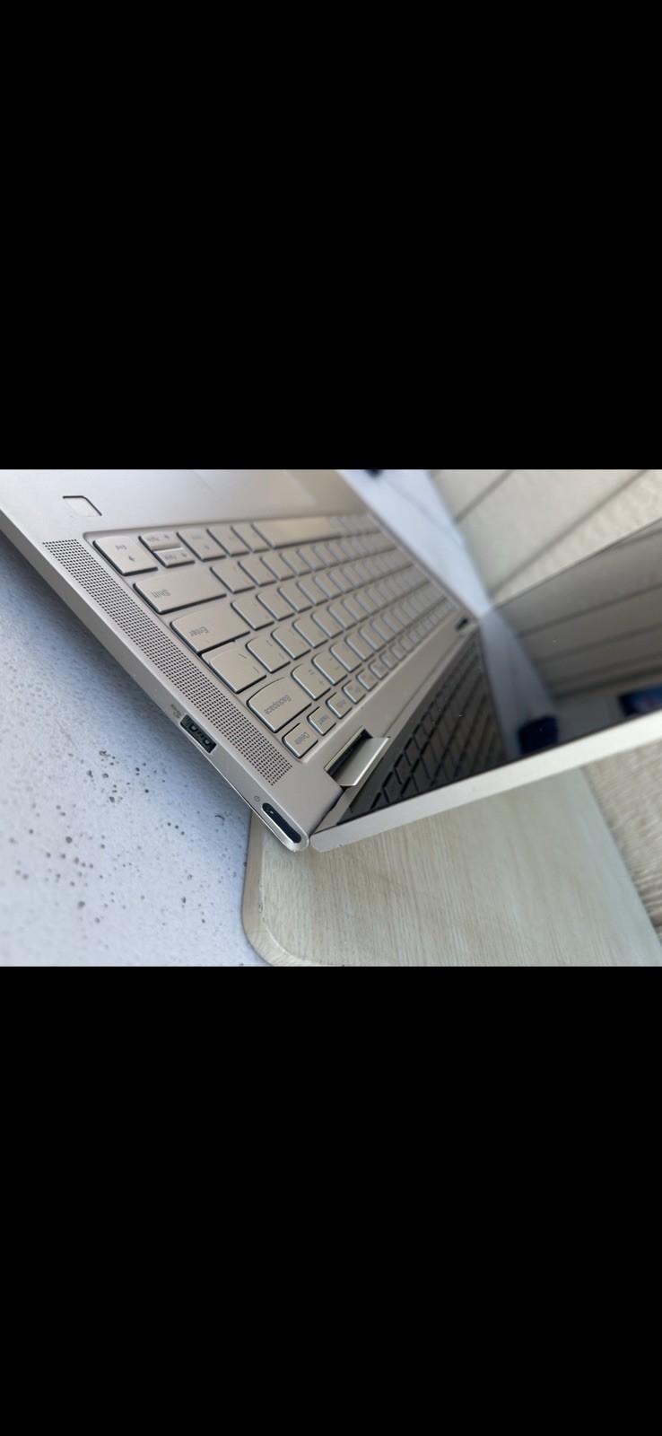 Lenovo Yoga C740-14IML 14″ Intel Laptop Corner Cracked Screen As Is Untested