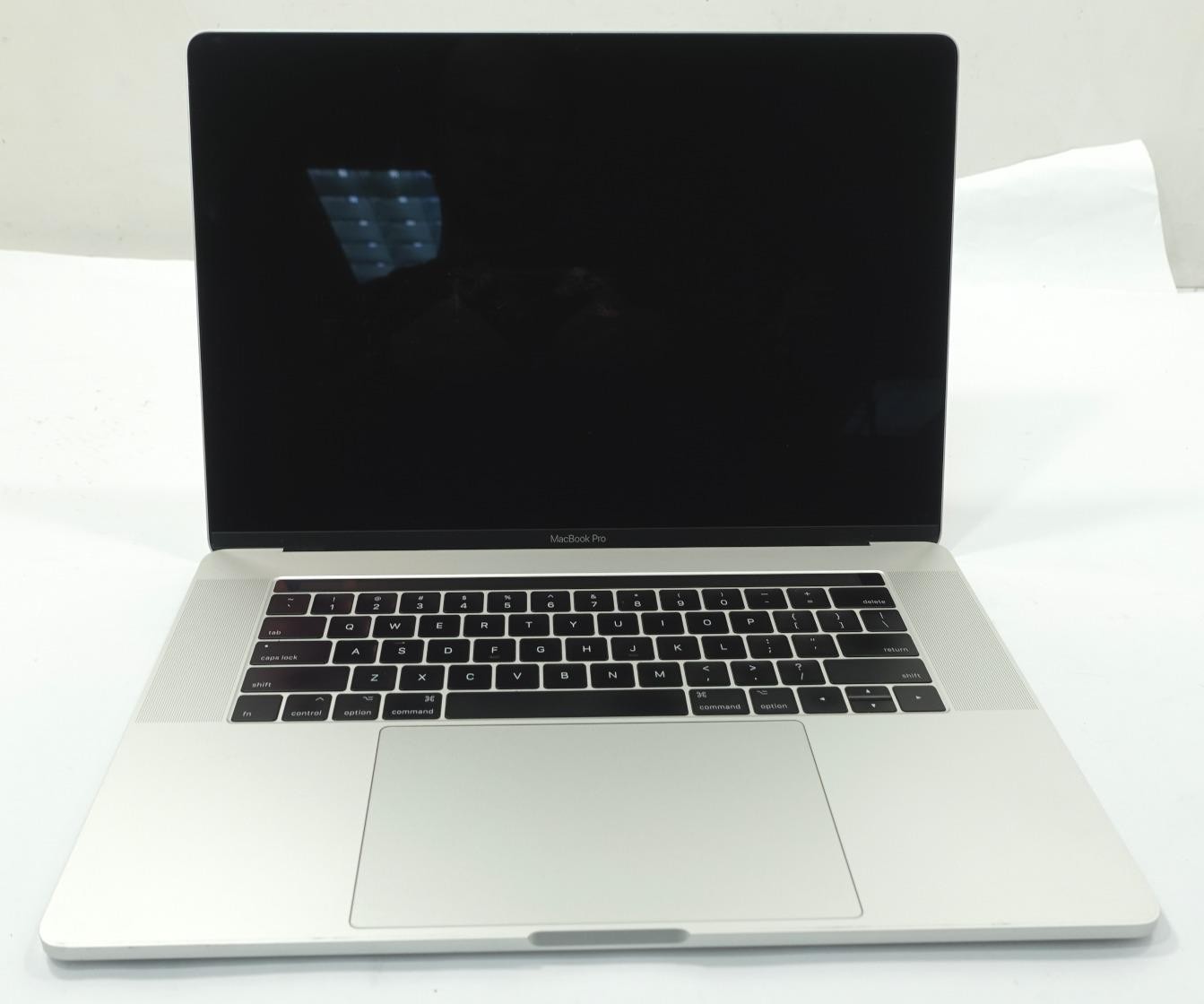 Apple MacBook Pro 2017 A1707 15.4″ Retina i7-7920HQ 16GB 1TB SSD Laptop