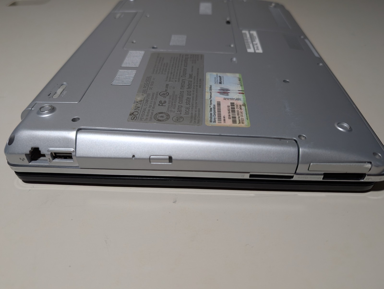 14″ Sony Vaio VGN | C2D T9300 4GB RAM 128GB SSD | DVD Win Vista 32-Bit