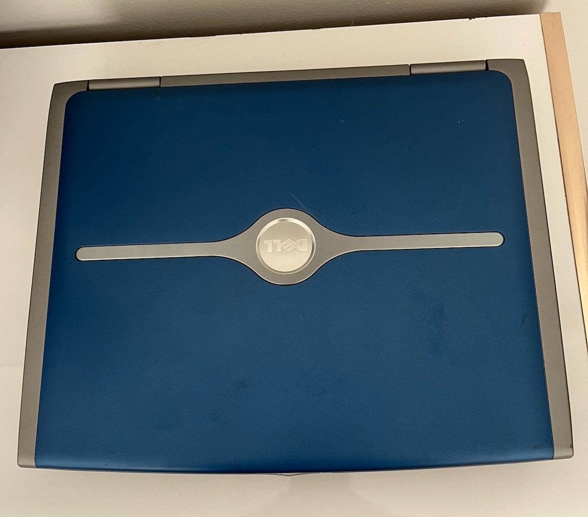Dell Inspiron 5150 Laptop Intel Pentium 4 **DOES NOT TURN ON – FOR PARTS ONLY **