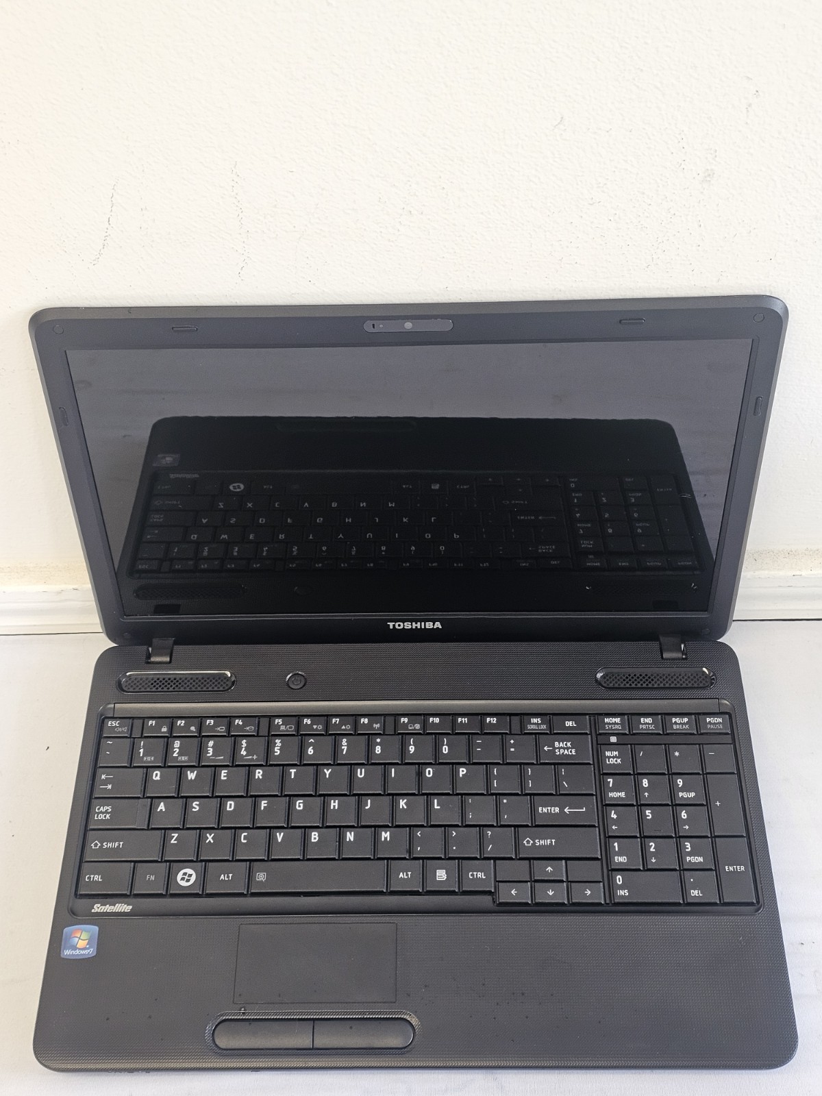 Toshiba Satellite C655D-S5300 Laptop – AMD E-300 – 4GB RAM – BAD BATT Parts READ