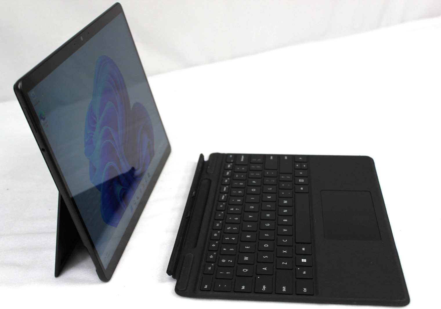 Microsoft Surface Pro 8 Tablet 2‑in‑1 i7‑1185G7 16GB 512GB SSD Iris Xe graphics