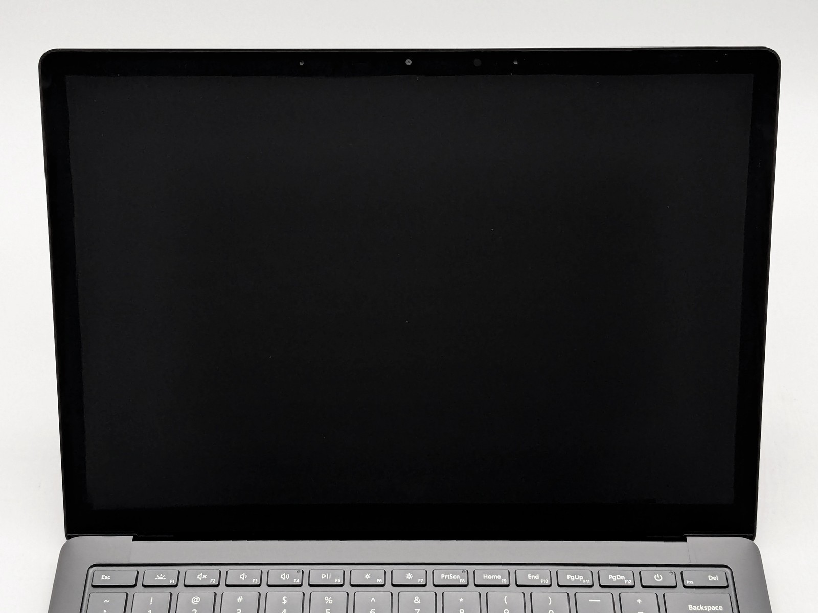Microsoft Surface Laptop 4 13″ 2256 x 1504 Touch I5-1135G7 512GB SSD 8GB W11
