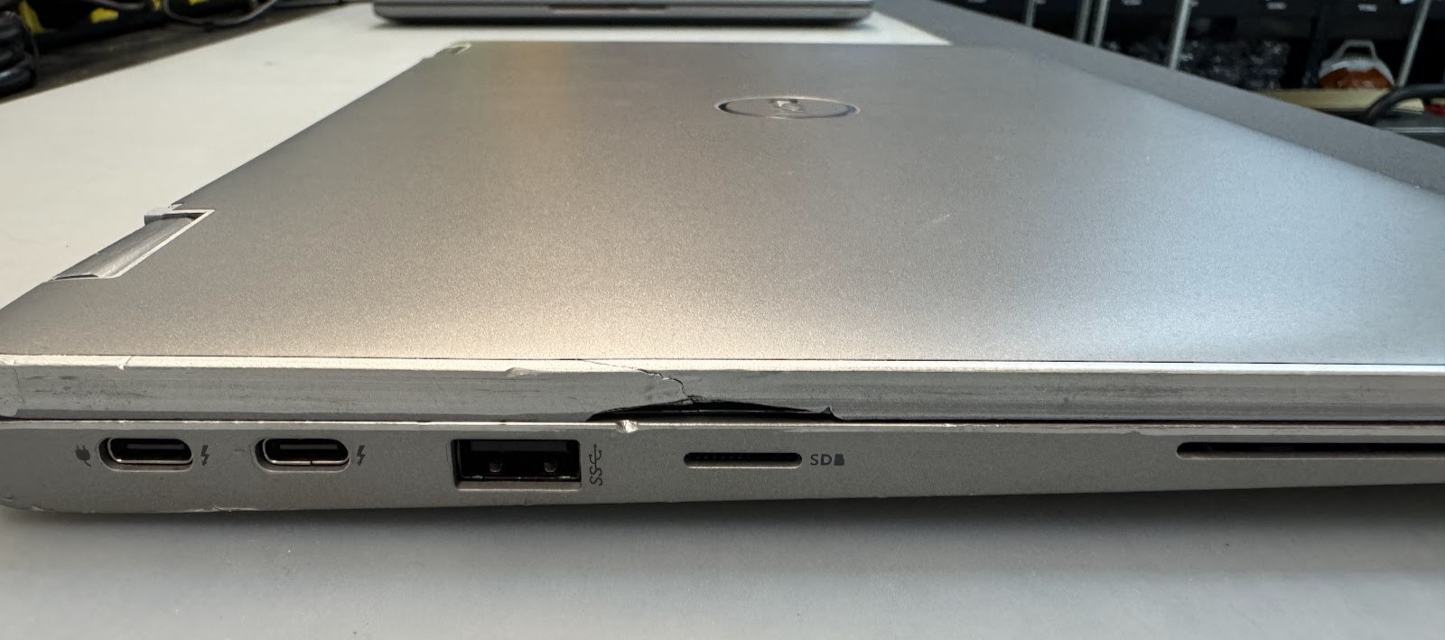 Dell Latitude 5320 13″ 2IN1 INTEL CORE i5-1145G7 256GB SSD 16GB RAM WIN11 C READ