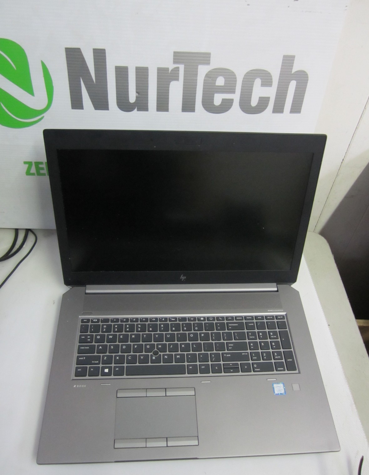 HP ZBook 17 G5 i5-8300H 2.3GHz 16GB/1TB NO OS Laptop + AC READ