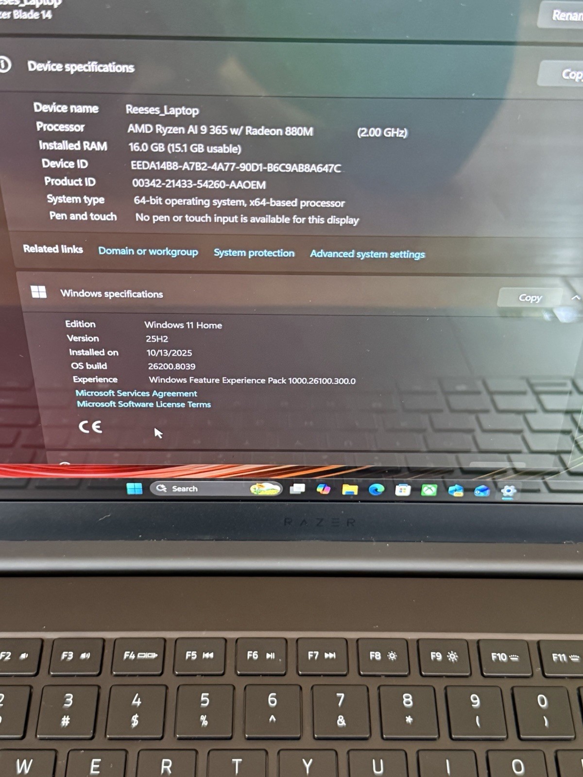 Razer Blade 14 2025 14″ AMD Ryzen AI 9 365 16GB DDR5 1TB SSD RTX 5060 -Open Box