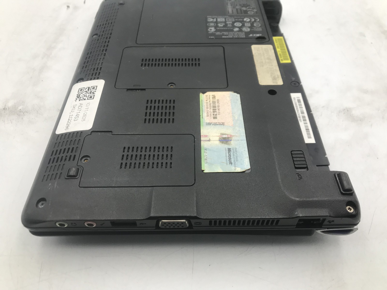 ACER ASPIRE ONE KAV60 – BOOTS TO BIOS – INTEL ATOM A270 – NO RAM – READ DESC -BB