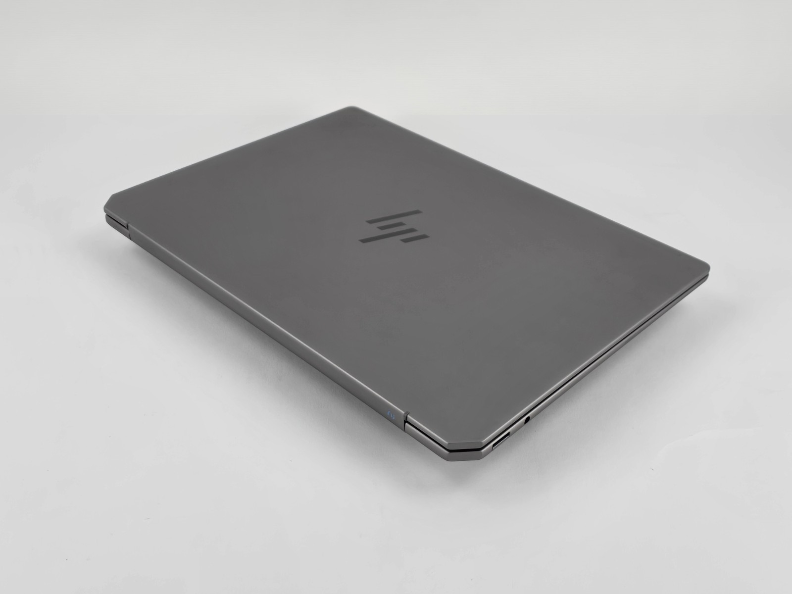 HP OmniBook Ultra 14″ 2.2K Touch, AMD Ryzen AI 9 365, 32GB RAM, 1TB SSD – Good