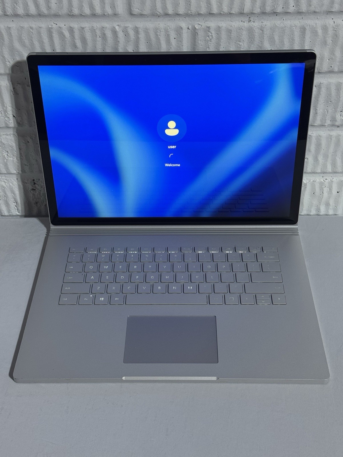 Microsoft Surface Book 3 1899 TOUCHSCREEN Intel i7 10th, 1tb, 32GB Laptop ONLY!