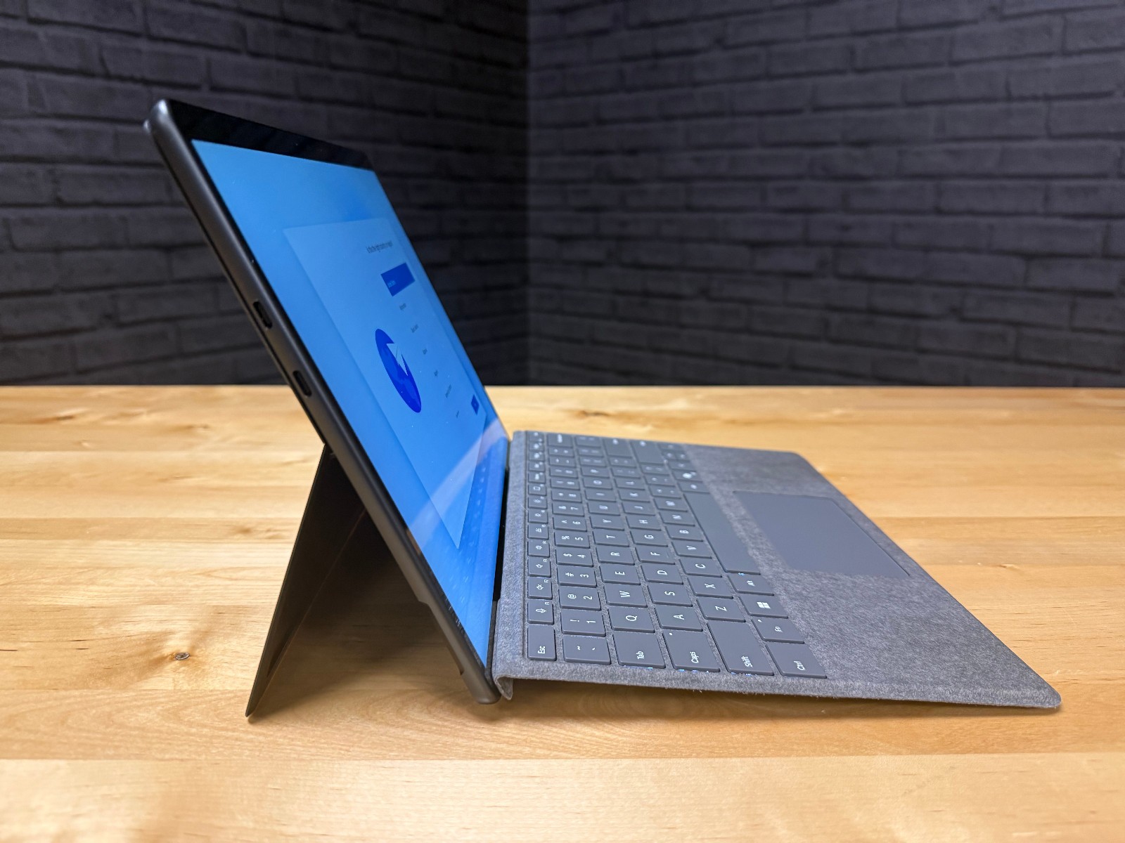 Microsoft Surface Pro 9 13″ Black (256GB SSD, Intel Core i5 12th Gen, 8GB)
