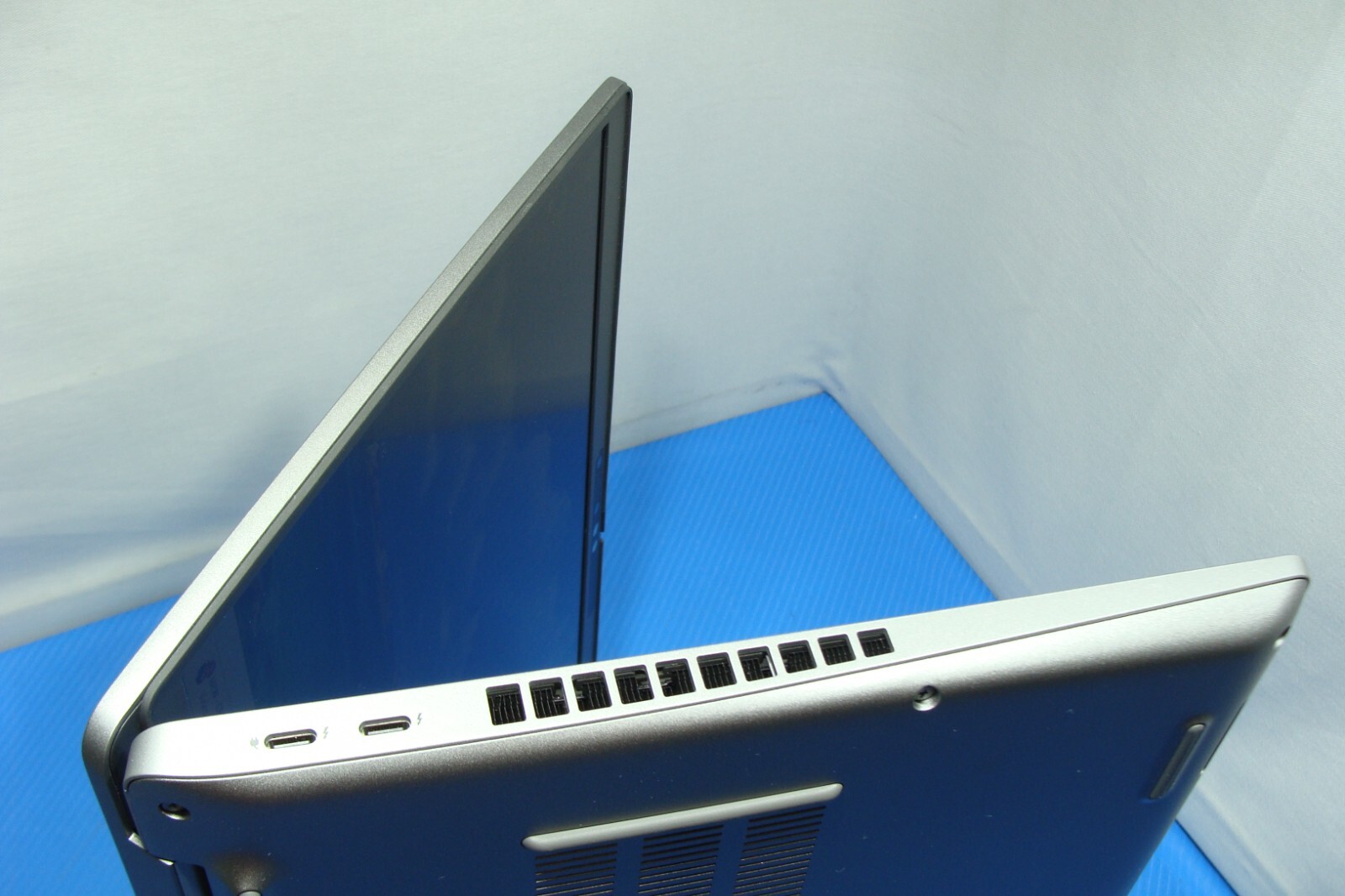 Dell Latitude 5531 15.6″ FHD TOUCH i7-12800H max 4.8GB 32GB 2TB SSD EXL Battery
