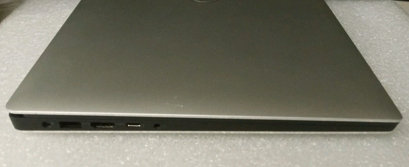 Dell XPS 15 9570 15″ FHD I7-8750H 512GBSSD 16GB W11P GeForce GTX 1050 Ti Backlit