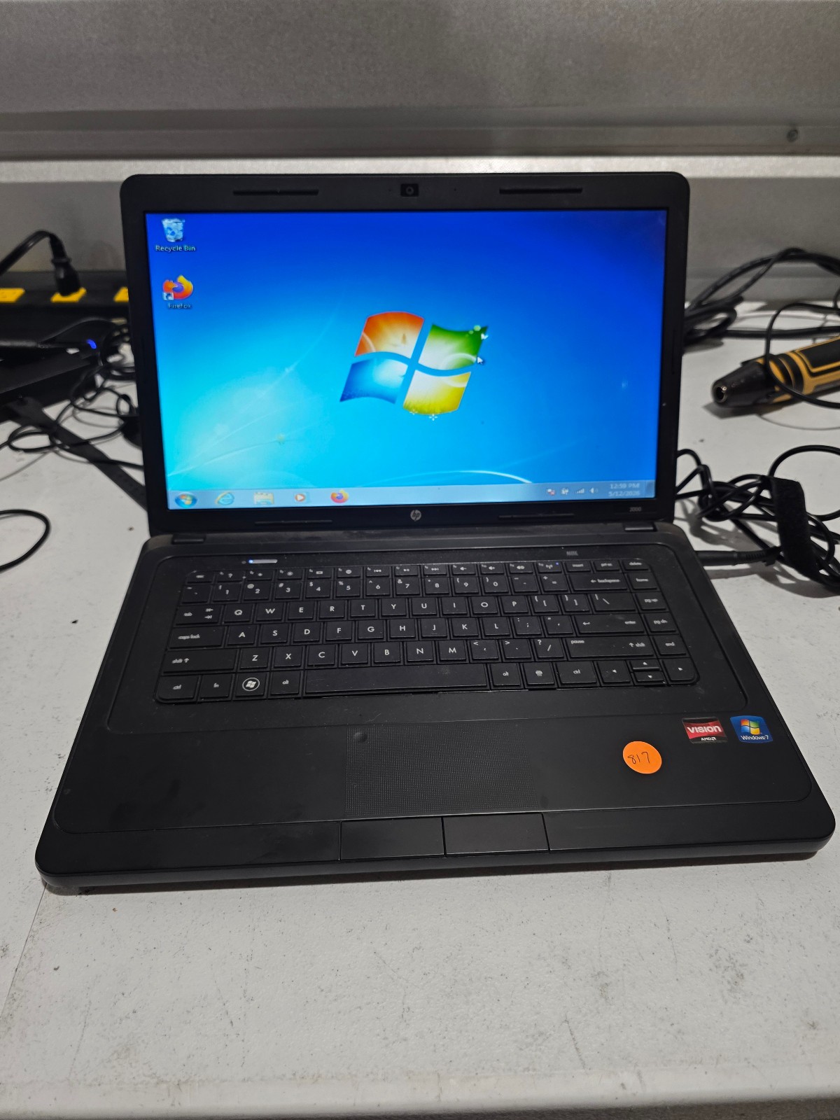 HP 2000 156 Laptop AMD E350 3GB RAM 320GB HDD Windows 7 DVDRW 817 G2U
