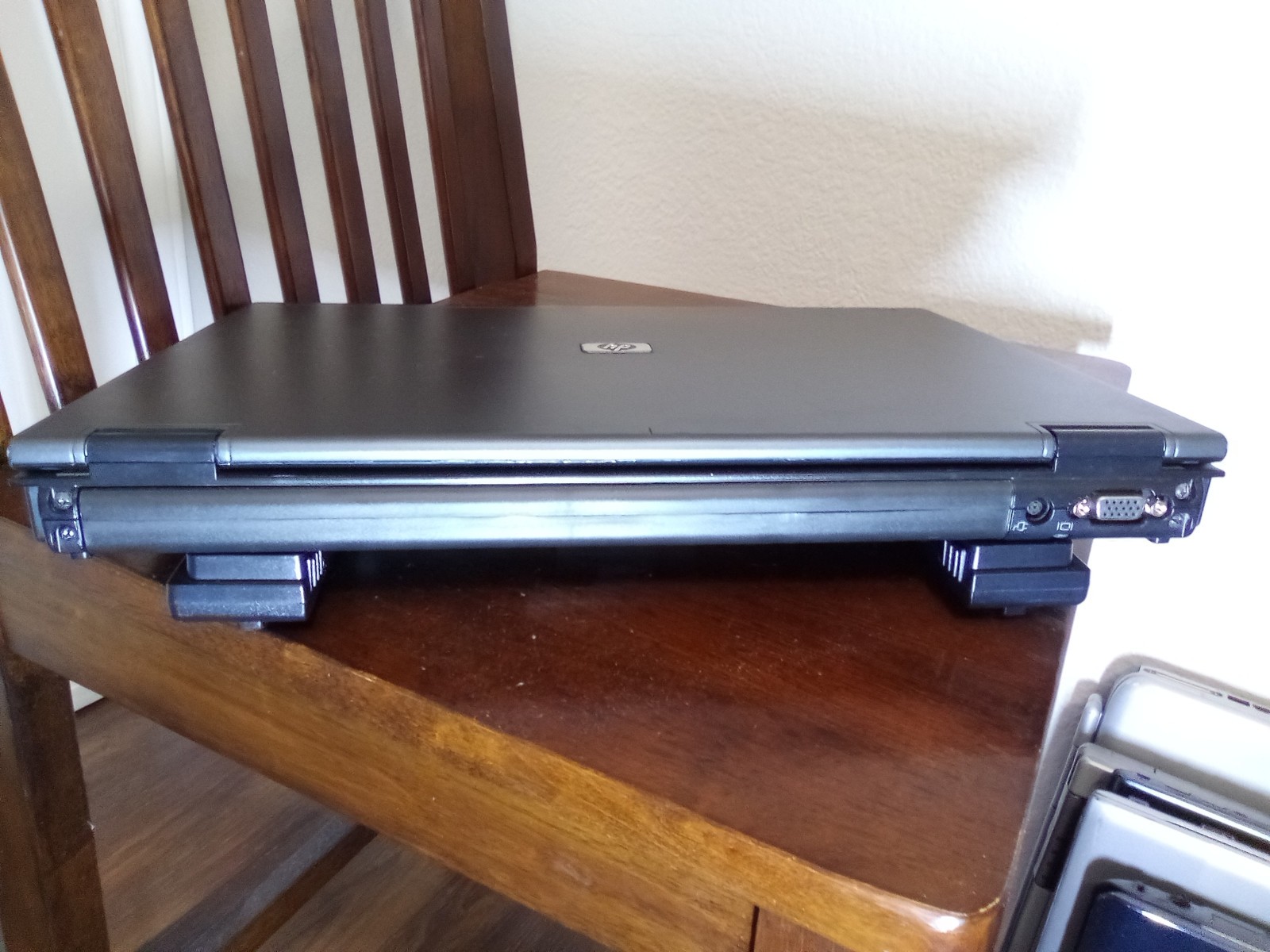 HP Compaq nc8430 [Linux] [Intel T2600] [4 GB DDR2] [120 GB SSD] [DVD Drive]