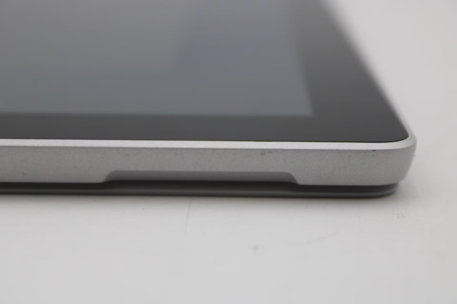 Microsoft Surface Pro 7 Used 12.3″ i5-1035G4, 16GB RAM, No Keyboard