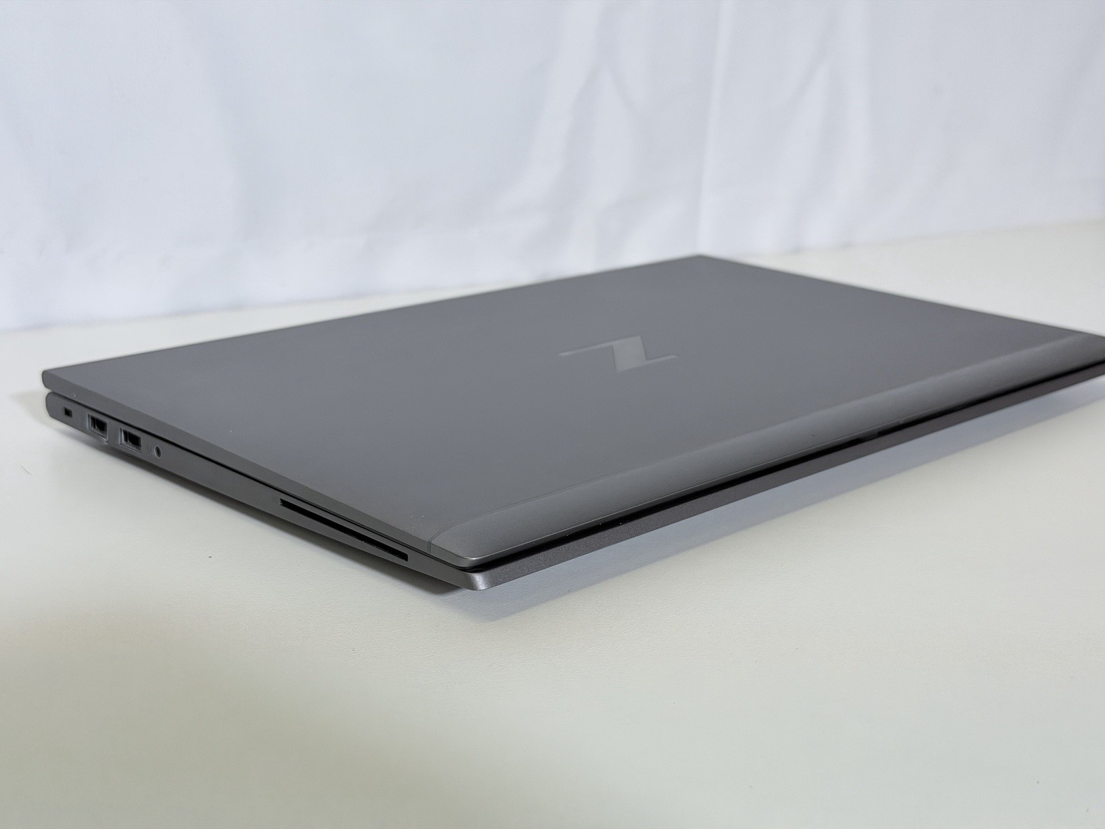 HP ZBook Firefly 14 G8 i7-1185G7, 16GB, 256GB, Win11Pro + Charger
