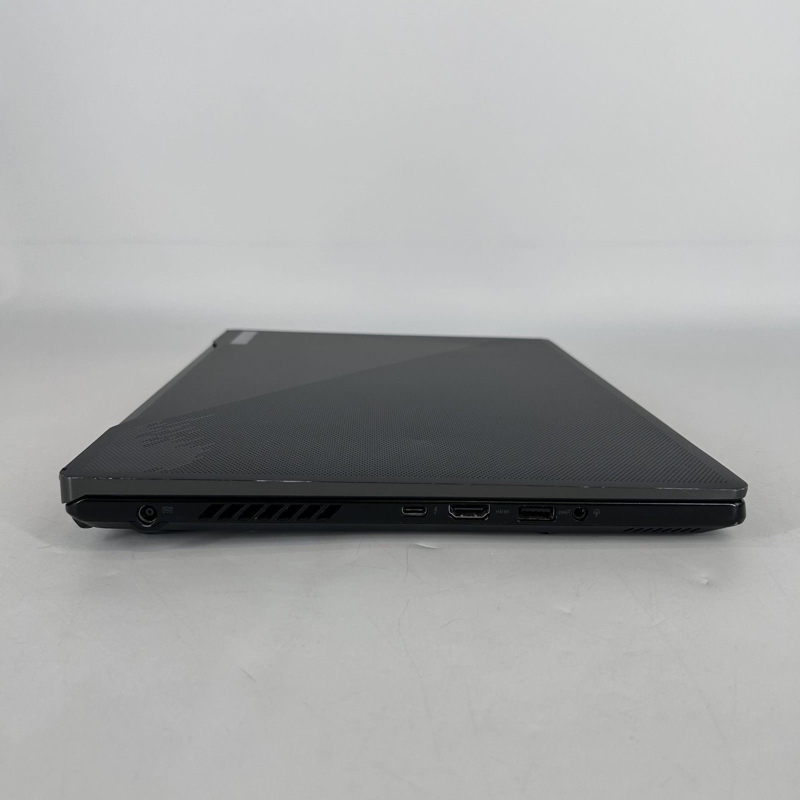 Asus ROG Zephyrus M16 GU604 16 240Hz QHD+ 2.6GHz i9-13900H 16GB 1TB SSD RTX 4070
