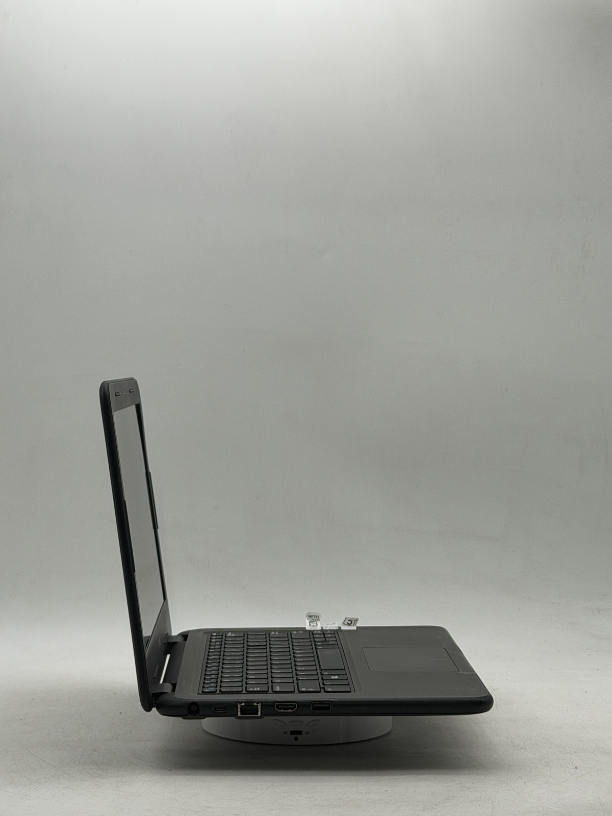 Dell Latitude 3310 13.3in i5-8265U 8GB 128GB NO OS – (READ)