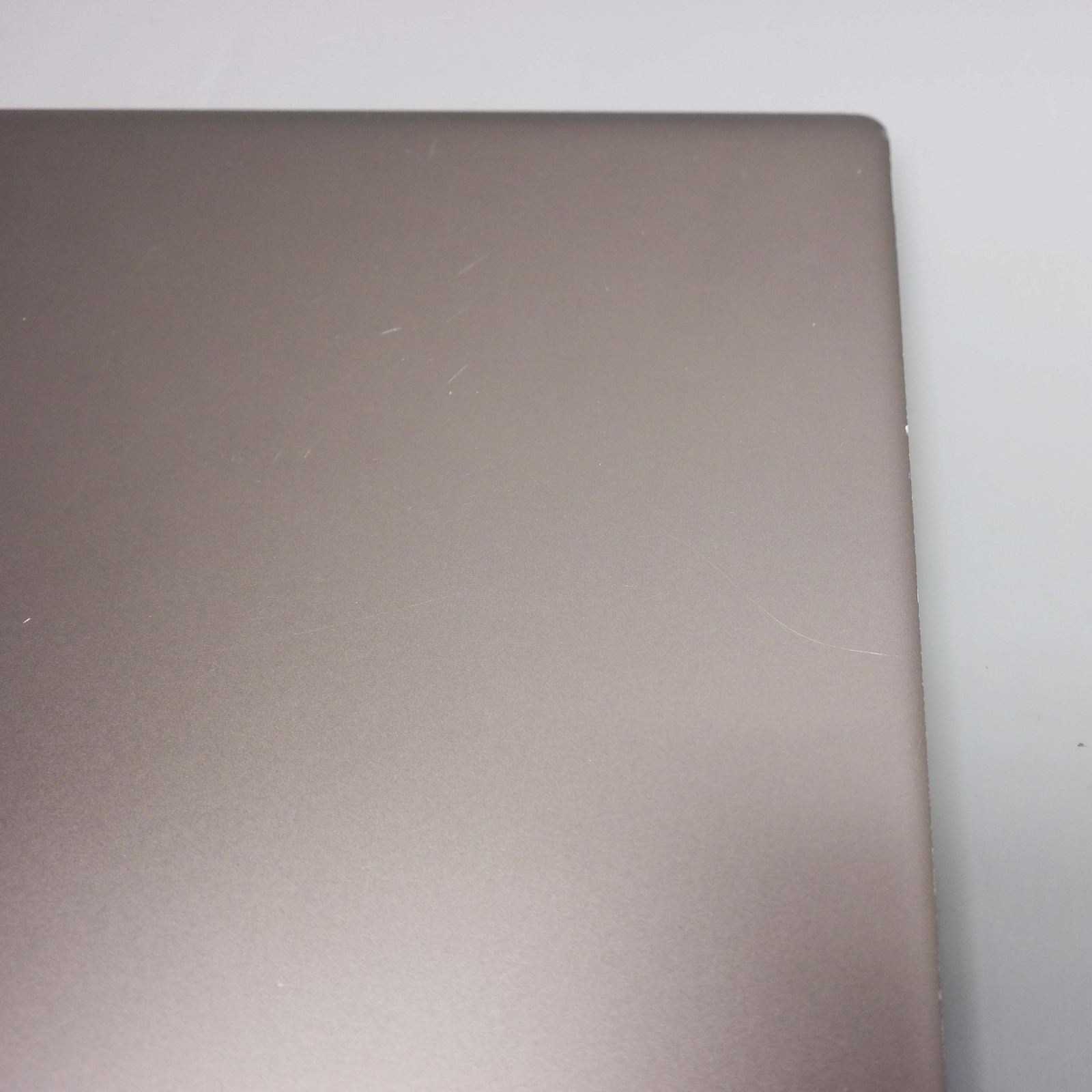 Lenovo Yoga 910-13IKB 14″ Core i7-7500U 8GB 256GB SSD