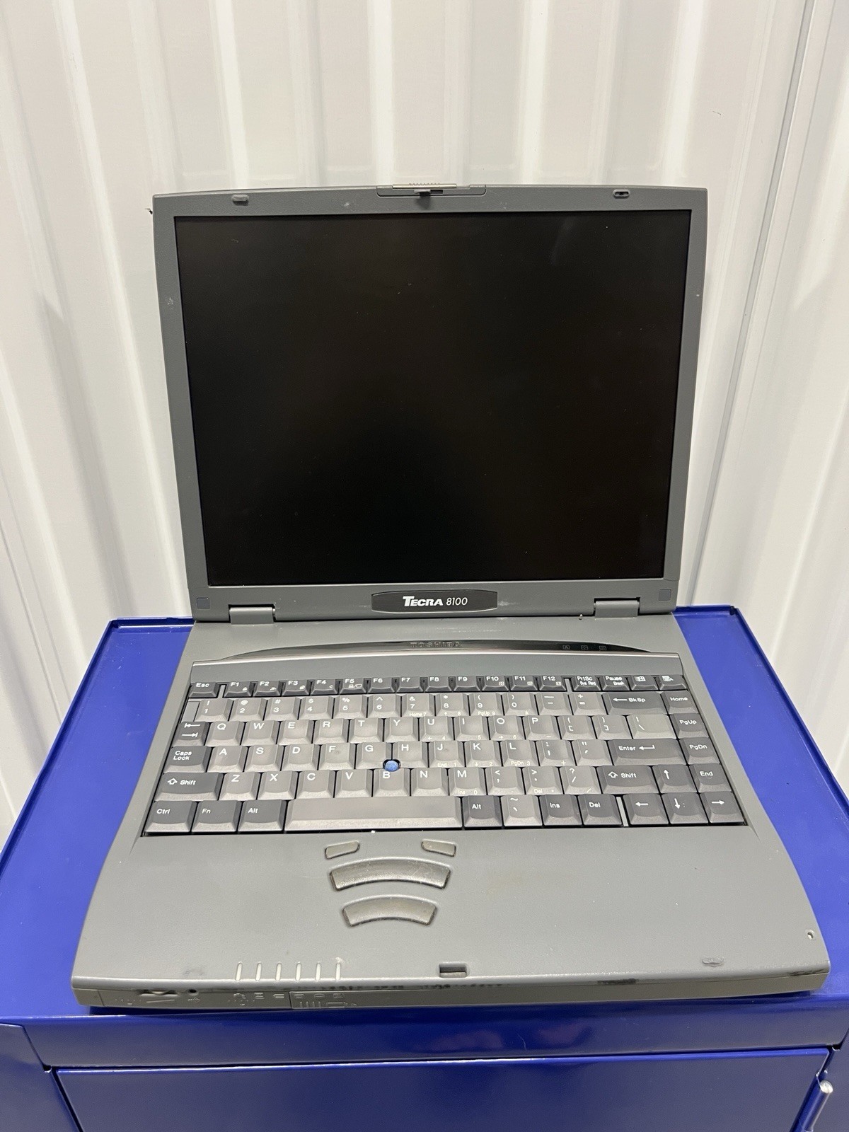 Toshiba Tecra 8100 14.1″ Pentium III Laptop – For Parts Untested