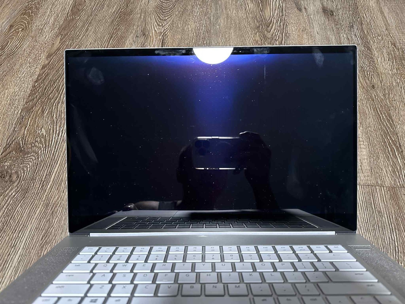 Razer Blade 15.6″ Studio Edition 4k OLED 60 Hz FOR PARTS READ DESCRIPTION