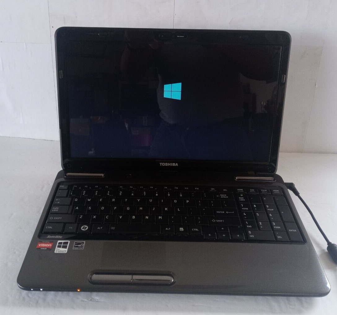 TOSHIBA SATELLITE L655D-S 15.6″ AMD TURION ll 2.30GHz 4GB 500GB WIN 10 PRO