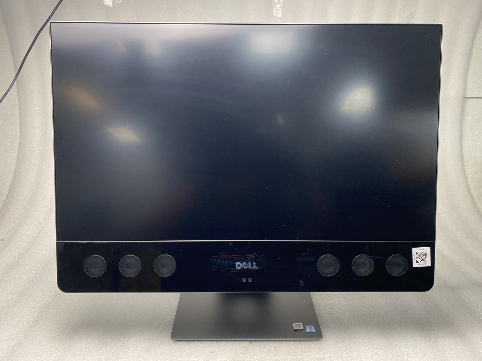 Dell Precision 5720 AIO 27″ Xeon E3-1245 v6 3.7GHz 32GB RAM 512GB SSD AMD NO OS