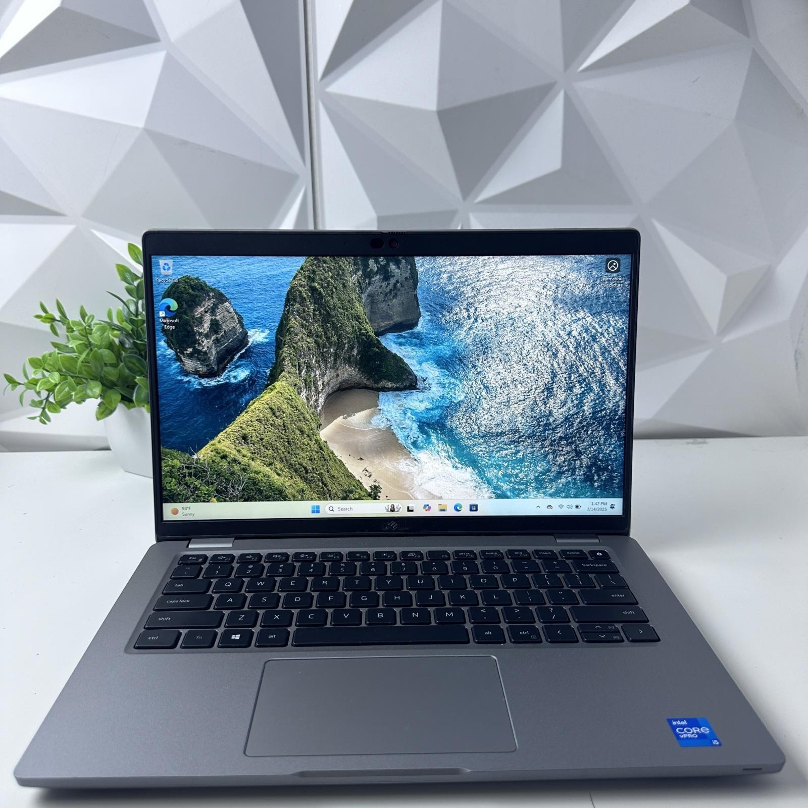 DELL Latitude 5420 Laptop, 14″ HD, i5-1145G7, 16GB, 256GB SSD *Please READ*