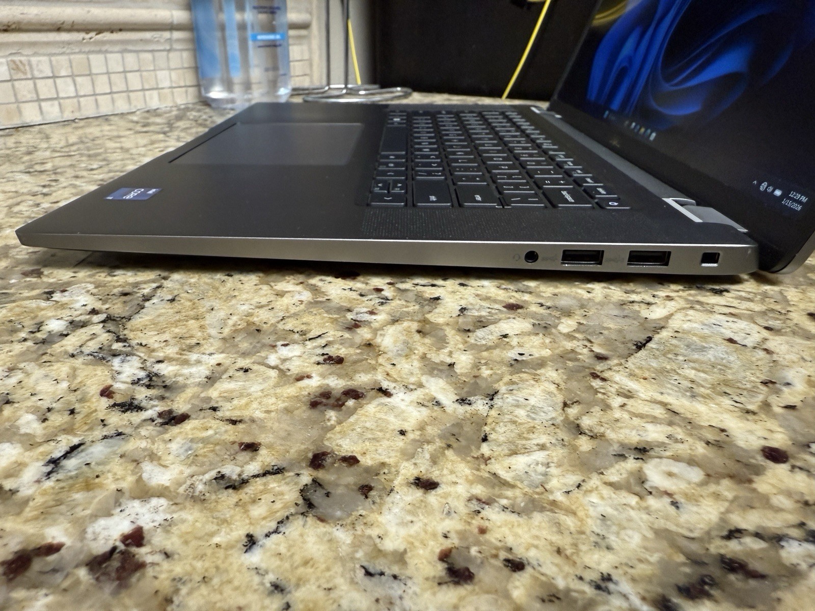 Dell Latitude 7640 16″ i7-1365U 16GB RAM 256GB SSD Laptop