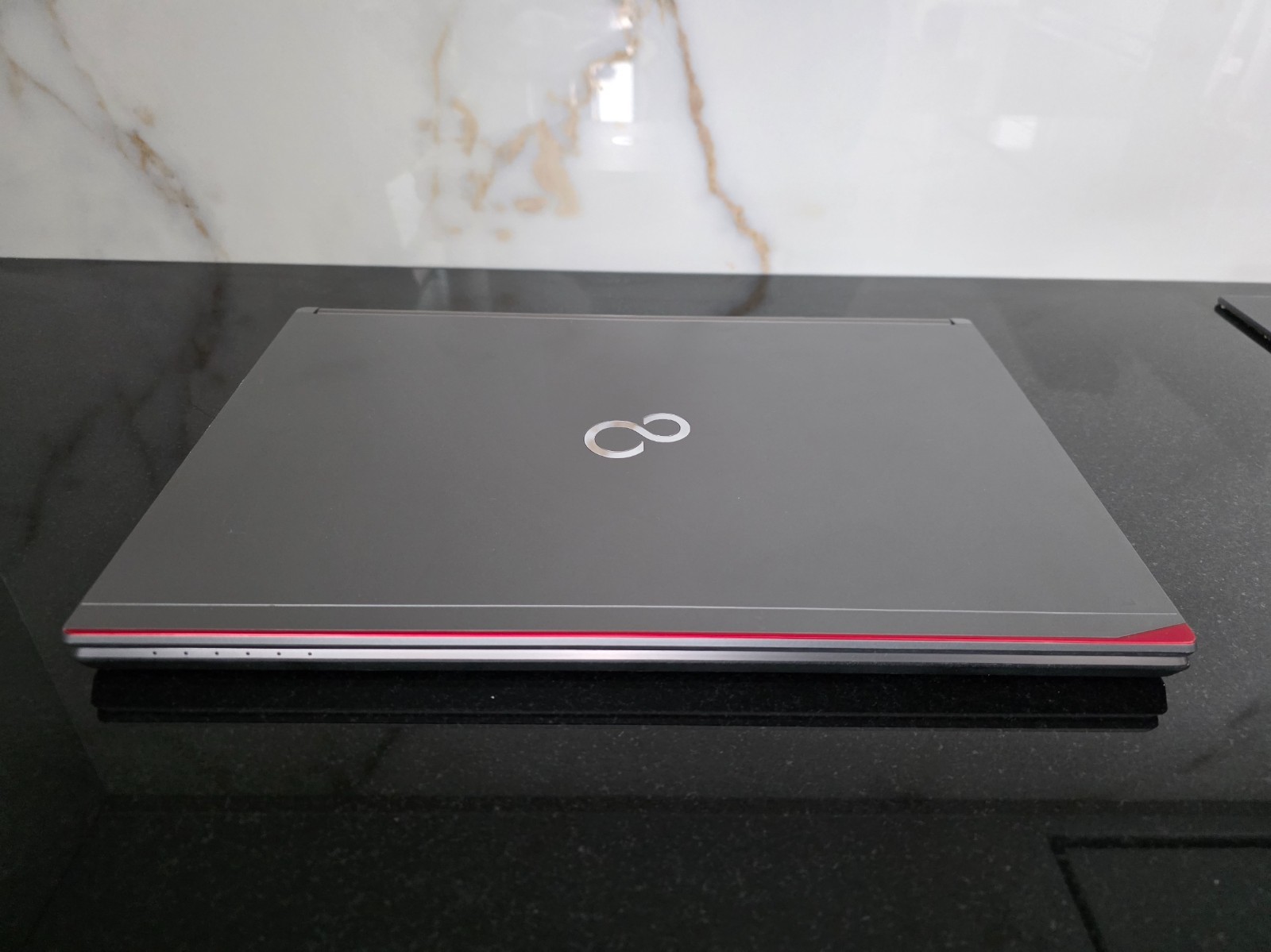 Laptop Fujitsu LifeBook e754 i5 8GB 320GB DVD-RW 15.6 inch Full HD Windows 10