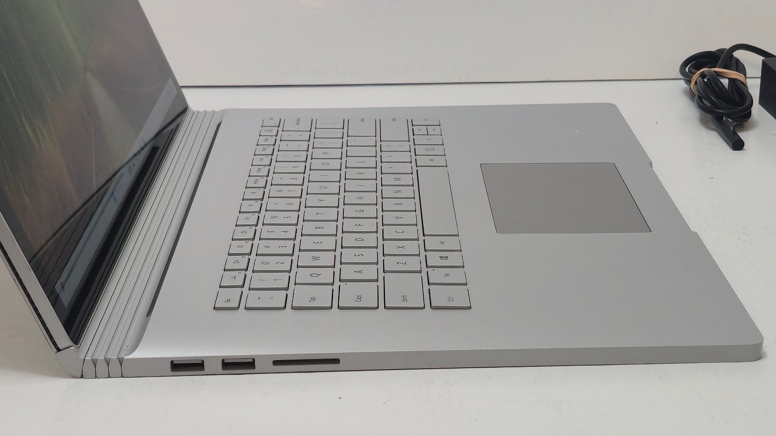 Surface Book 3 15″ (1899) i7-1065G7 32GB RAM 1TB SSD GTX 1660 GPU 6GB GDDR6