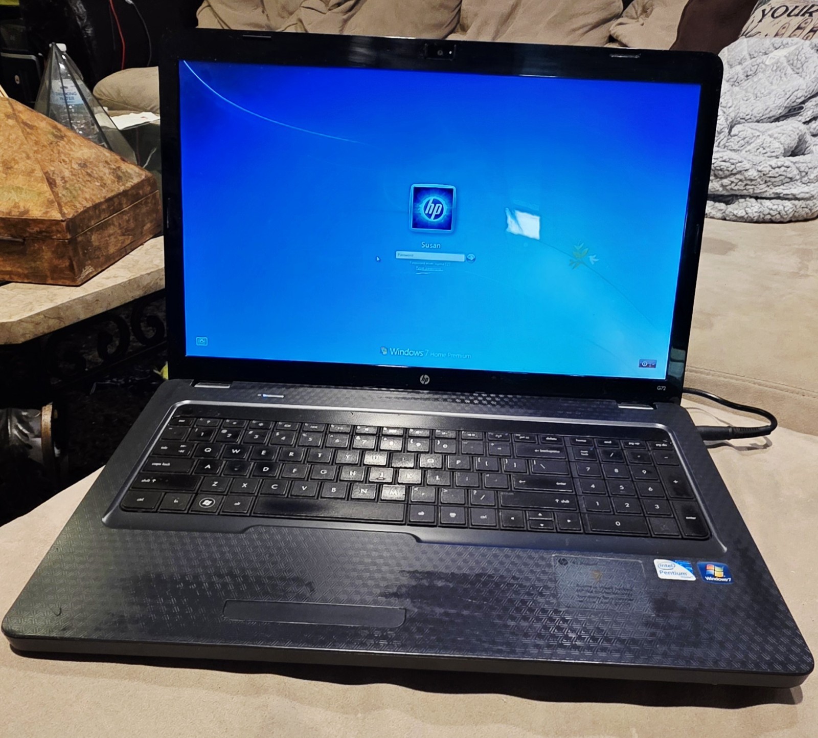 HP G72 Notebook Intel Pentium 17″ Windows 7 Black (Some buttons dont work)