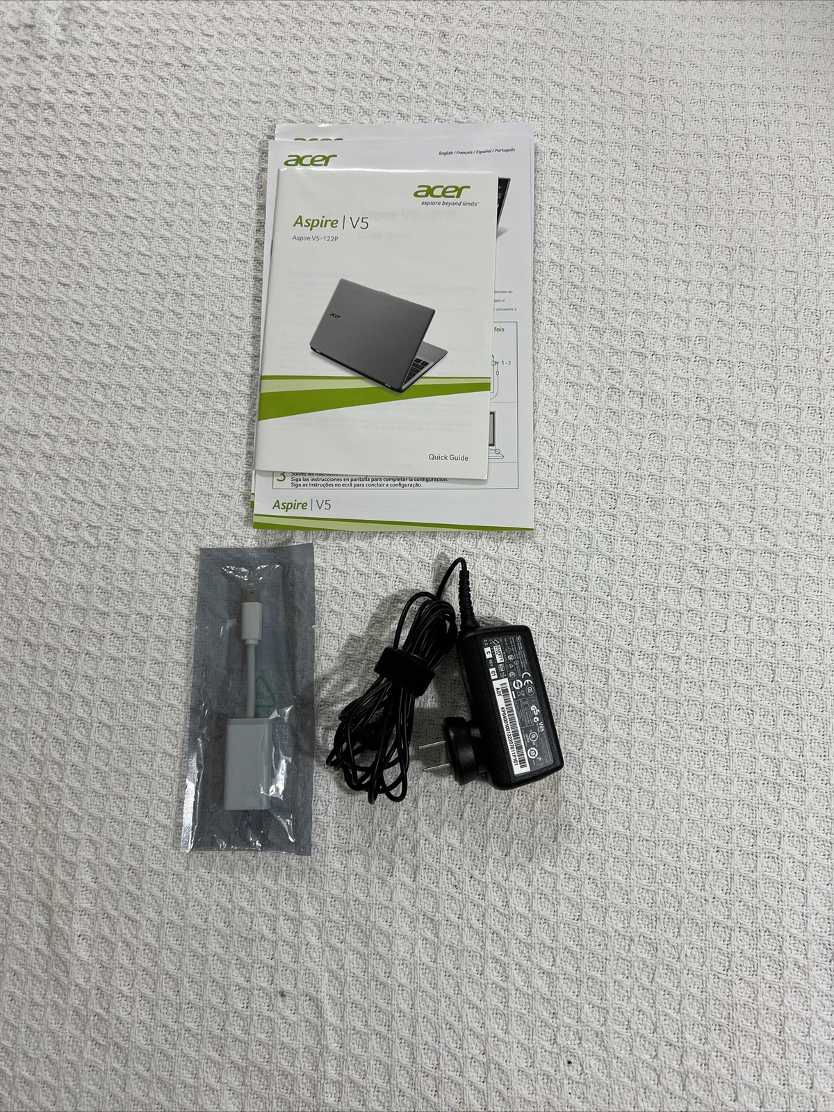 Acer V5-122P 0408 TOUCH 11.6″AMD A4-1250 4GB RAM, 500 GB HD Window8 HDMI Webcam