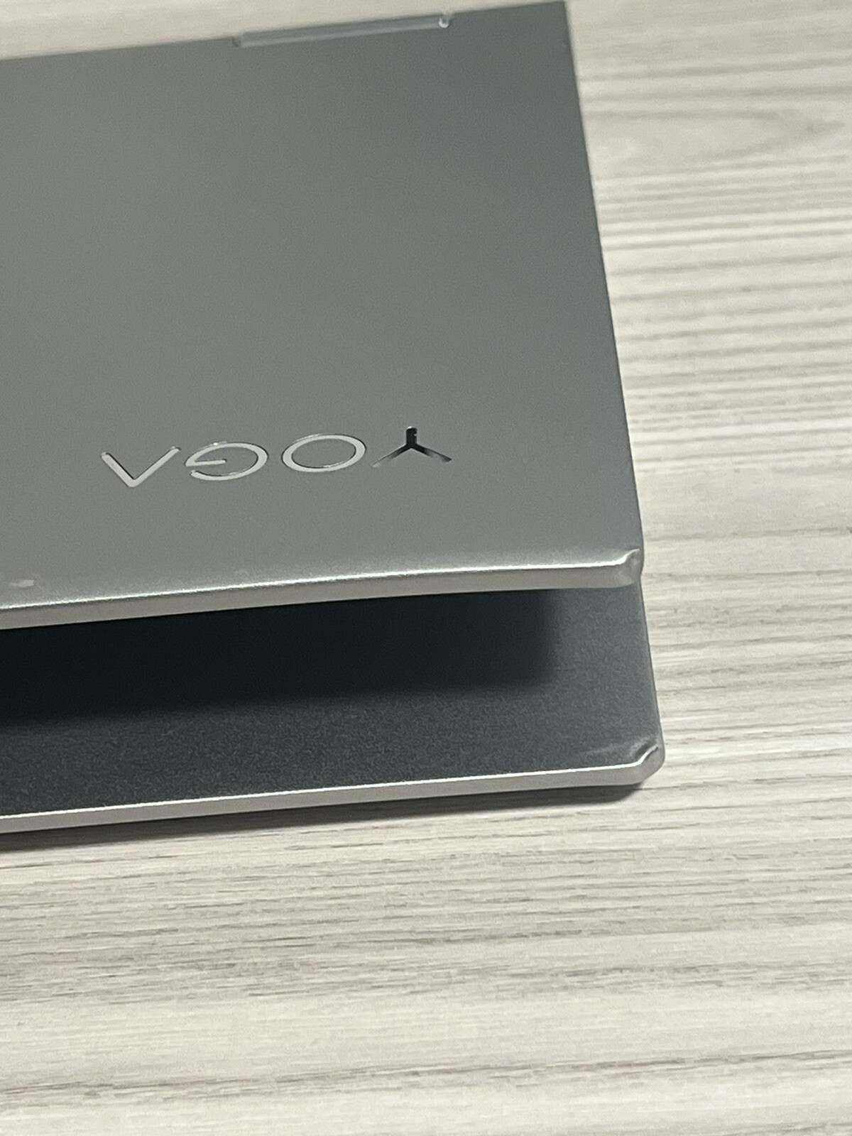 2 in 1 Lenovo yoga 730-13ikb laptop with rechargeable pen and charger included