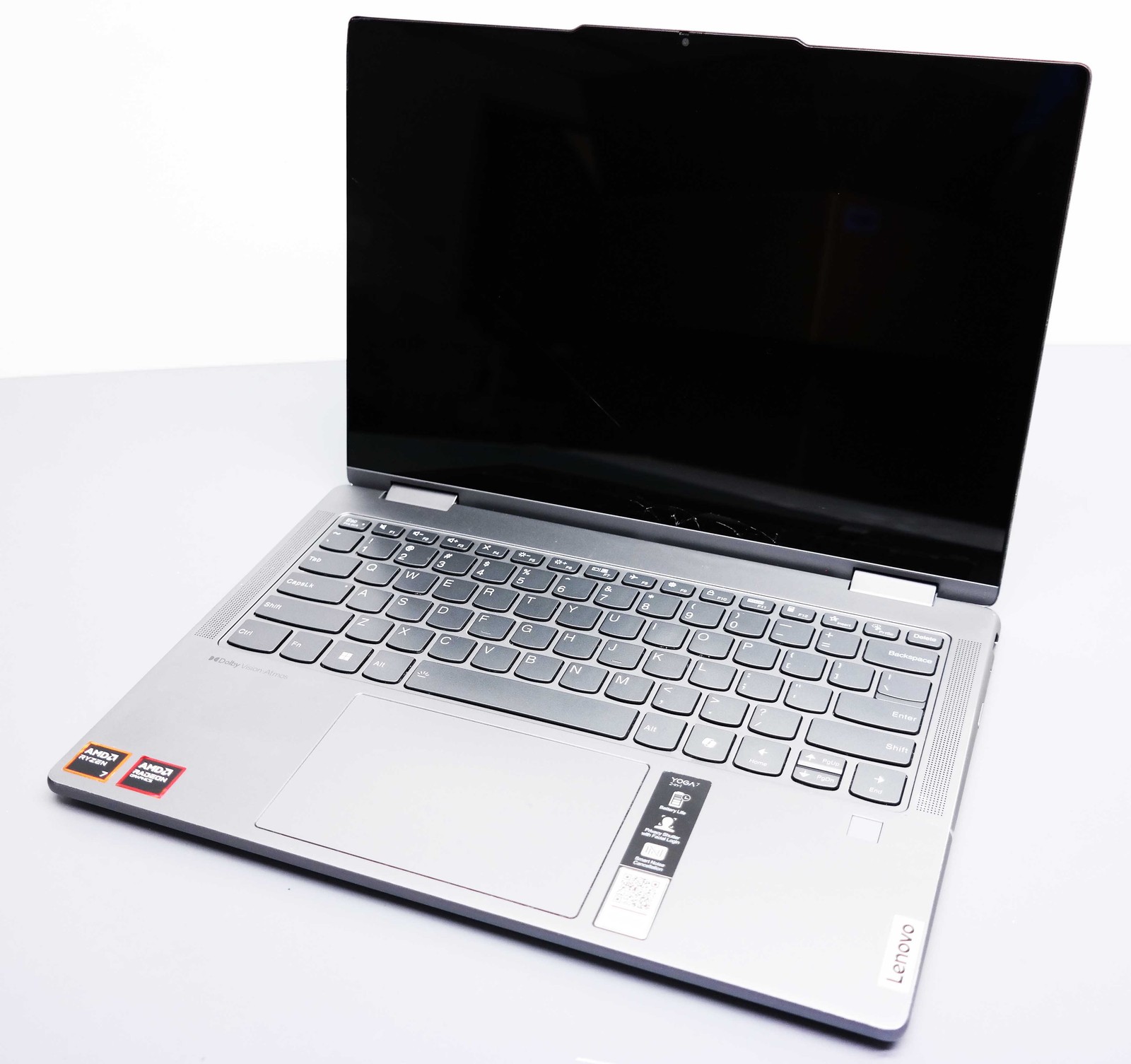 Lenovo Yoga 7 2-in-1 16″ Ryzen 7 8840HS 16GB 1TB Arctic Grey ISSUE