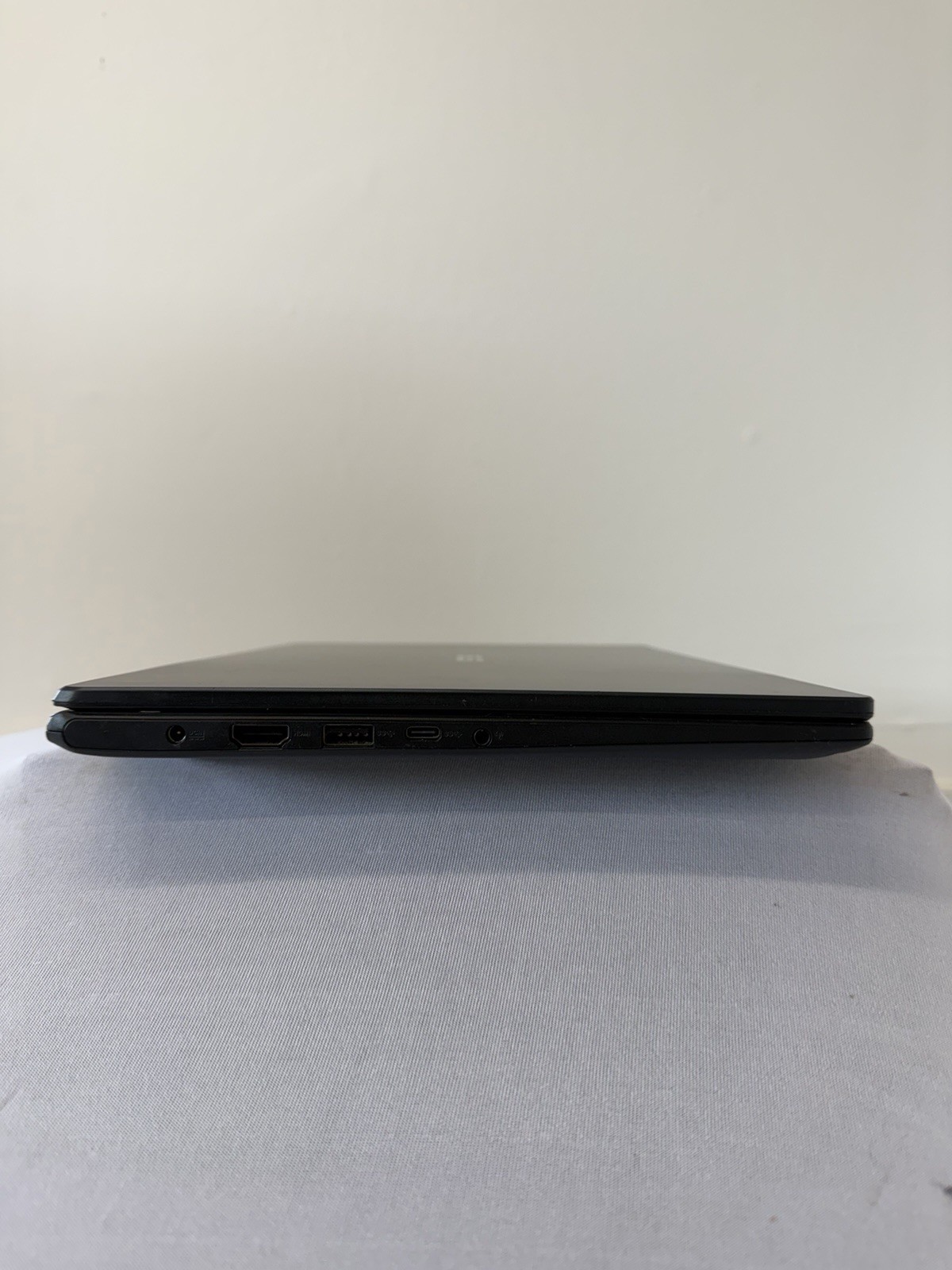 Asus E410M Laptop – Good Screen – Intel Celeron N4020 – RAM 4 GB – Read Des