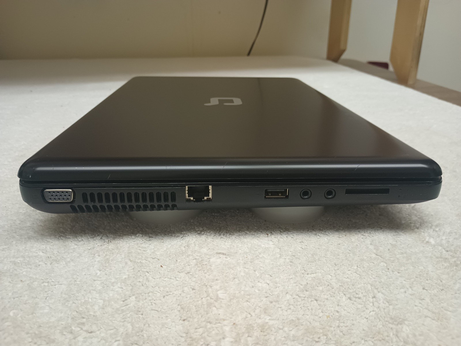 Compaq Presario CQ57-229WM AMD C-50 1.00 GHz 4 GB Ram NO HDD Boot To Bios