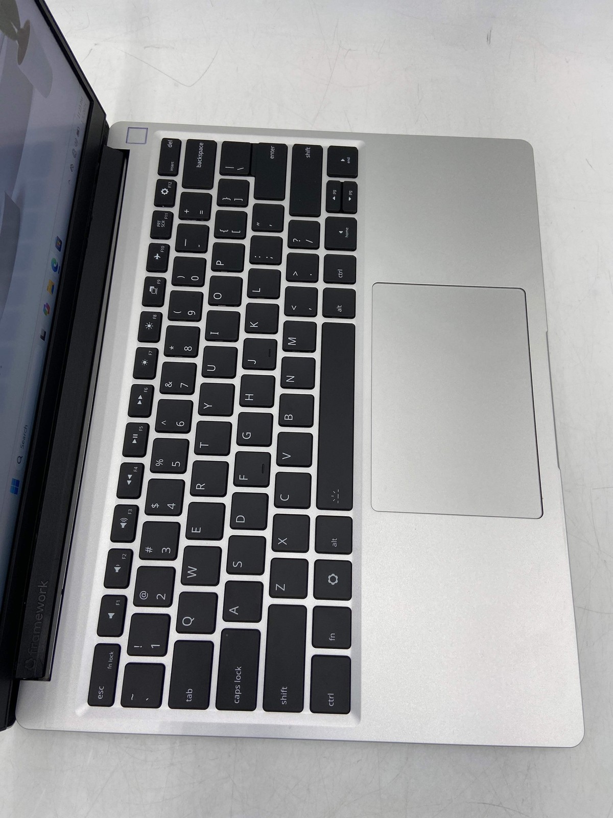 Framework Laptop 13 13″ Ryzen AI 7 350 W/ Radeon 860M 2.0GHz 16GB RAM 932GB AMD