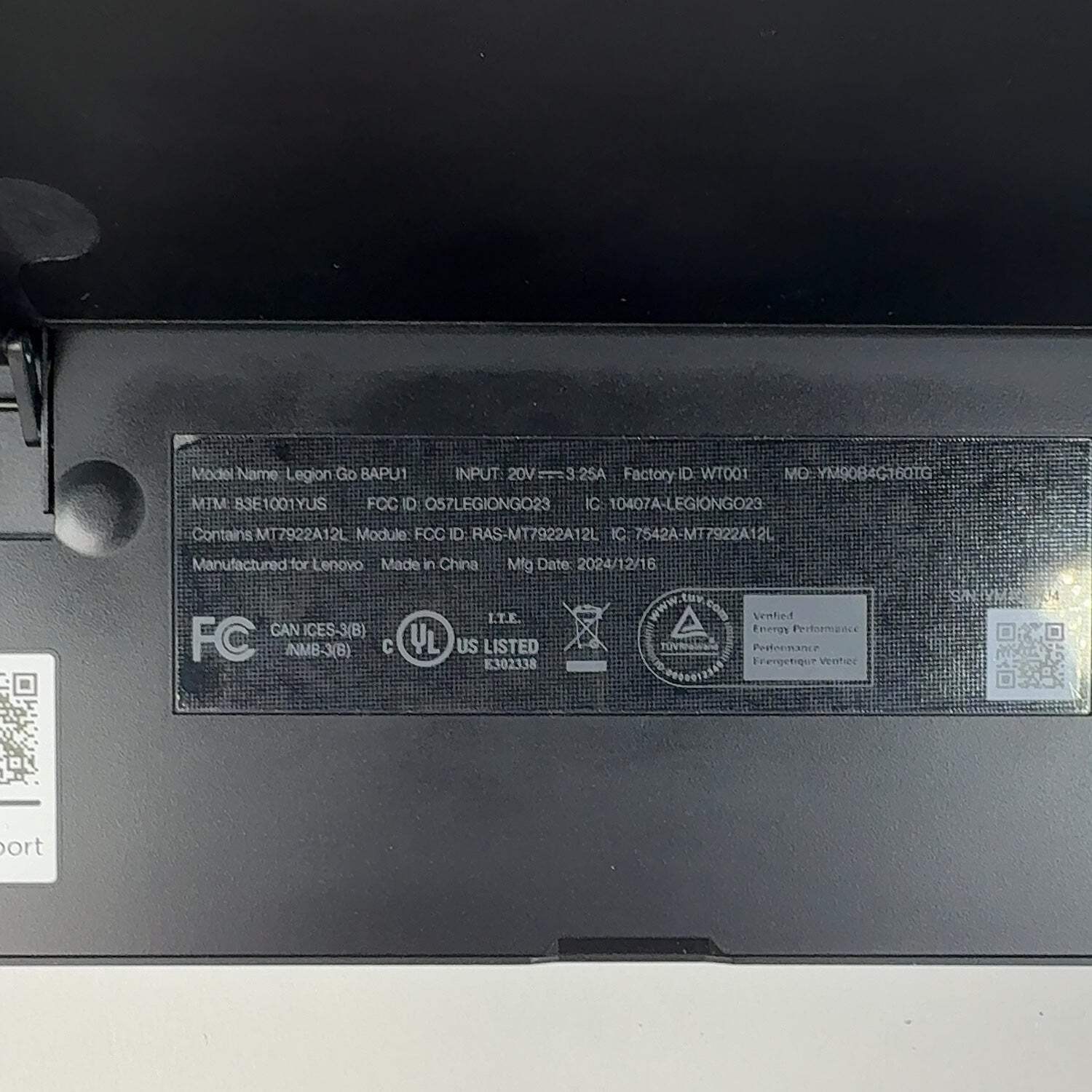 Lenovo Legion Go 8.8″ AMD Ryzen Z1 Extreme 16GB RAM 1TB Shadow Black 83E1001YUS