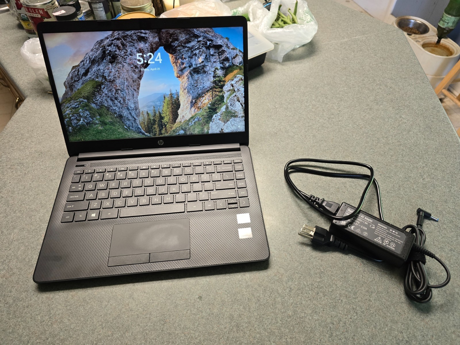 HP 14inch laptop, AMD Athlon Silver 3050u, 4 Gigs Ram, Radeon Graphic Windows 11