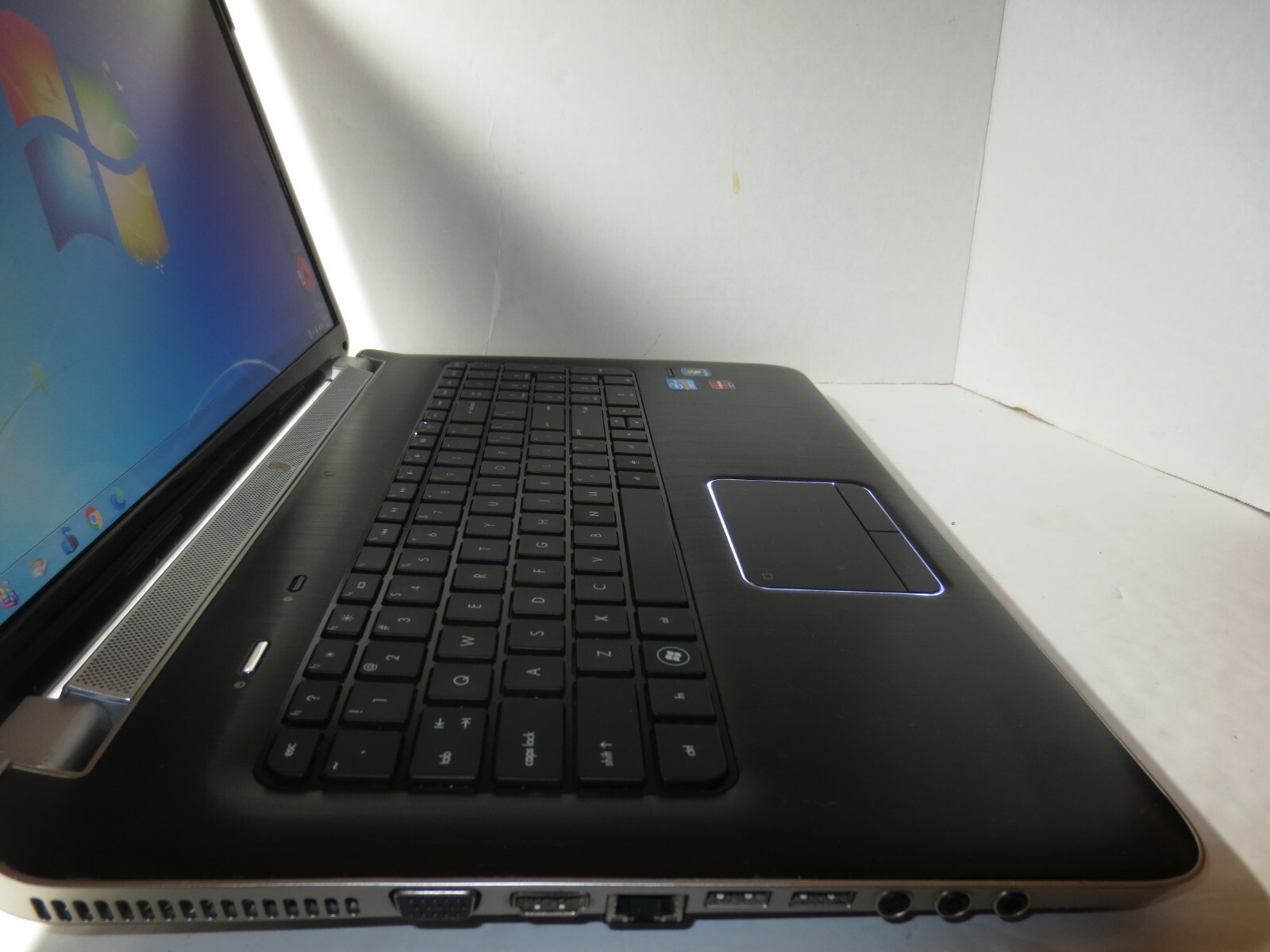 HP PAVILION DV7-6135DX 17.3″ COREi7-2630QM@2.0GHz 6GB RAM 640GB HDD WIN7 OFF13(1