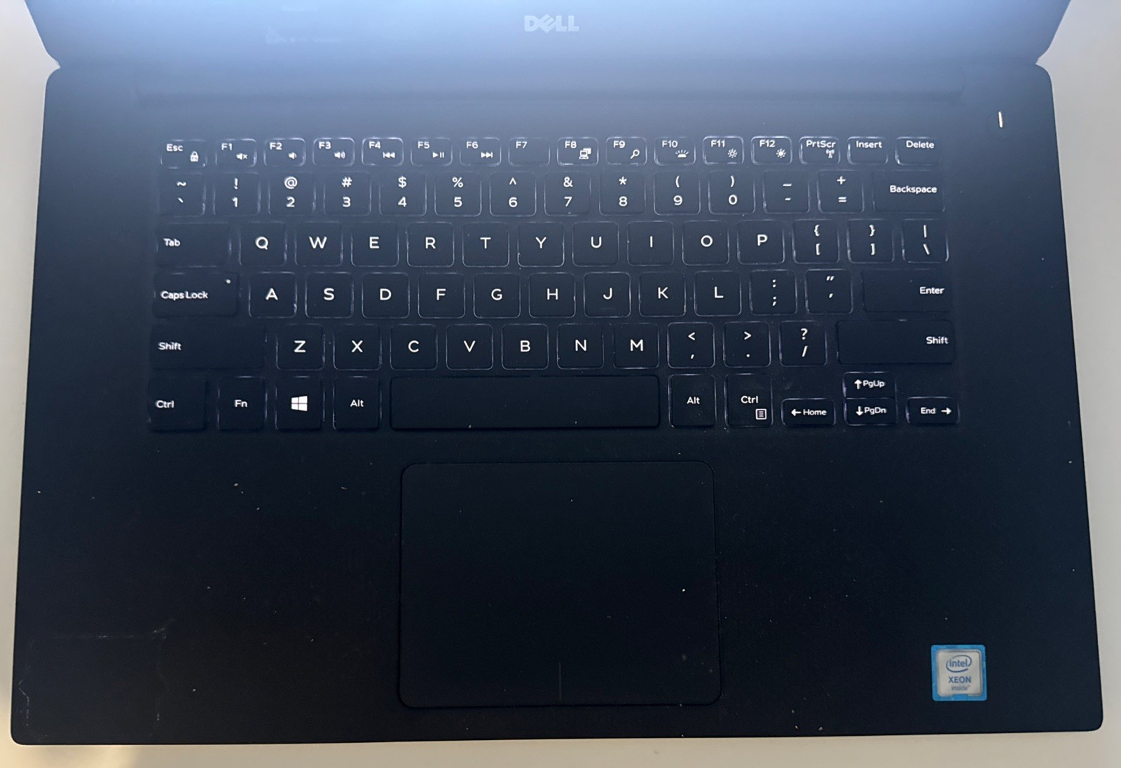 DELL PRECISION 5520 | XEON E3-1505M V6 | 1TB RAM 32GB Win 11 Pro – FAIR BATTERY