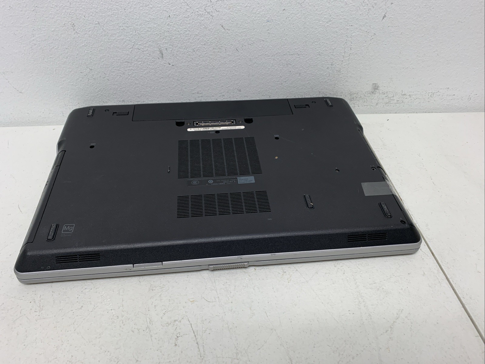 DELL LATITUDE E6530 Intel Core i5-3230M 2.60 GHZ 4GB No Hdd No Charger /for Part