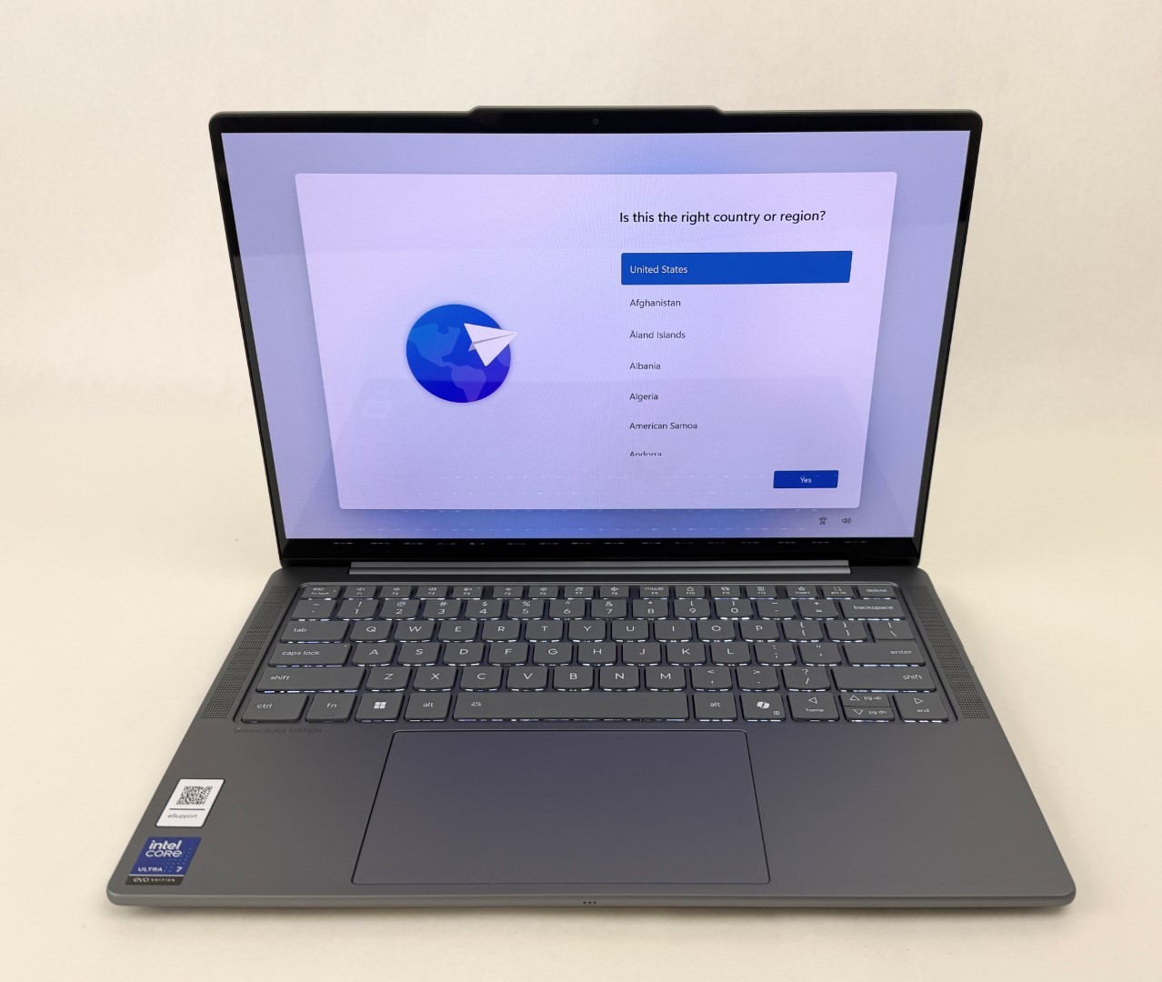 Lenovo Slim 7 14ILL10 14″ FHD+ OLED Touch Ultra 7 258V 32G 1TB W11H Copilot Dent