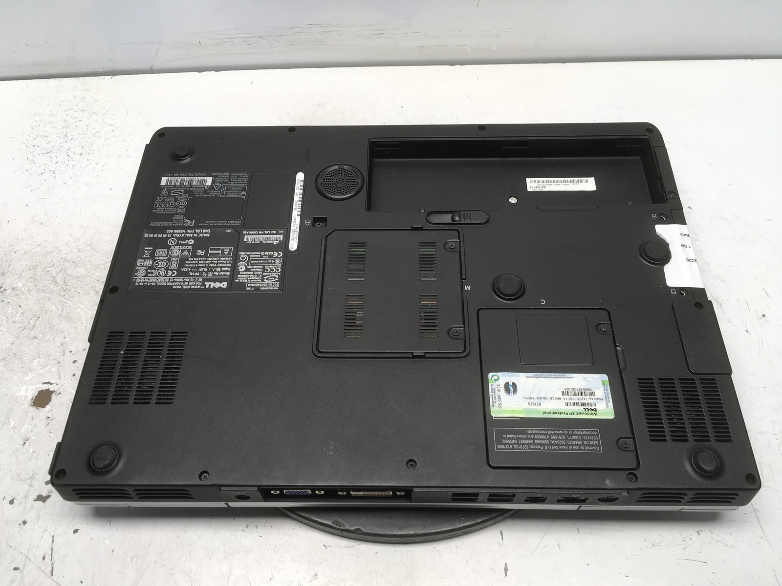 Dell Inspiron 9300 Intel Pentium M 06D8 1.86GHz 1 GB NO HDD No Batt