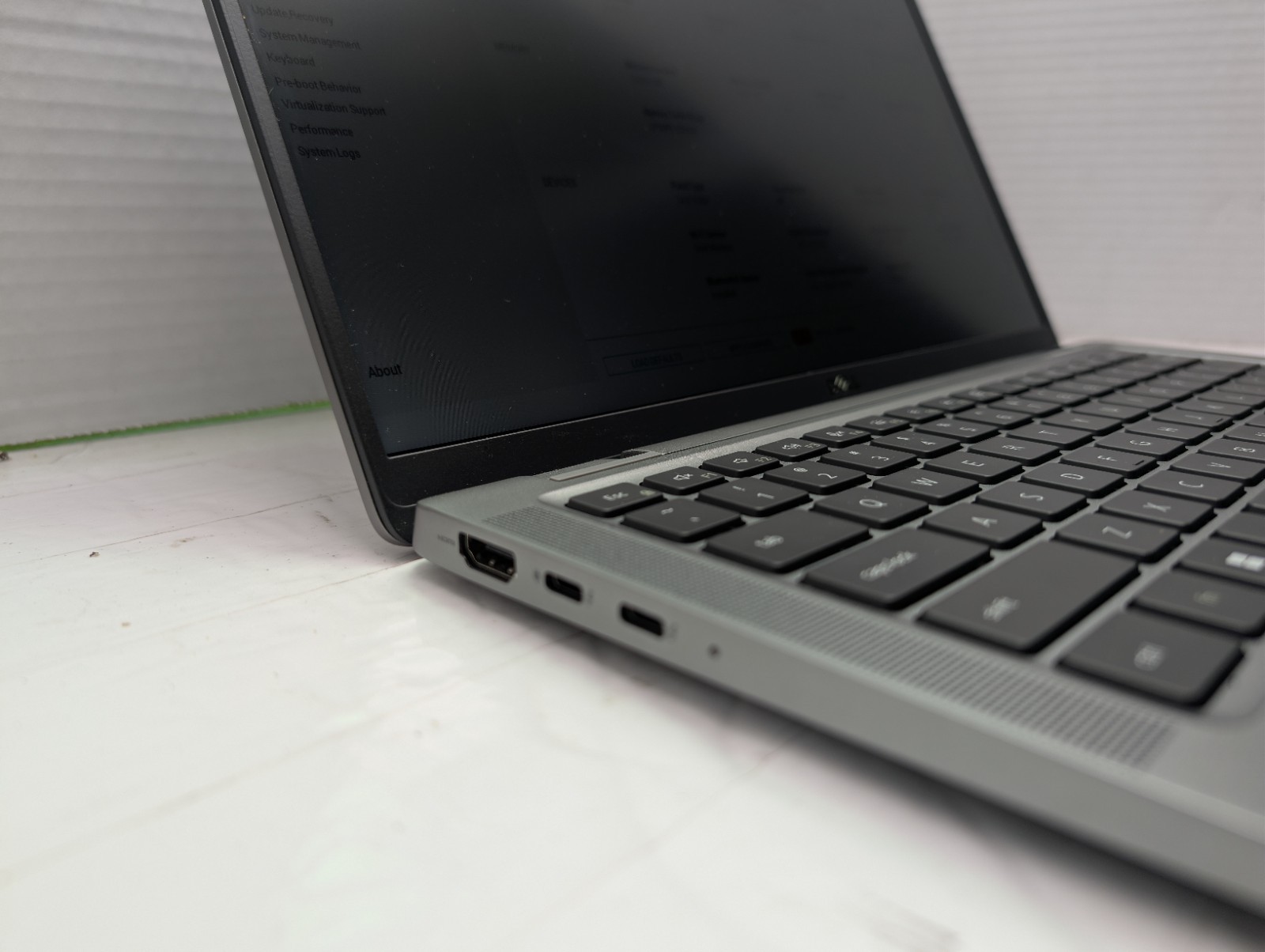 Dell Latitude 7450 14″ FHD+ ULTRA 5 135U 256GB SSD 16GB W11P Webcam FPR
